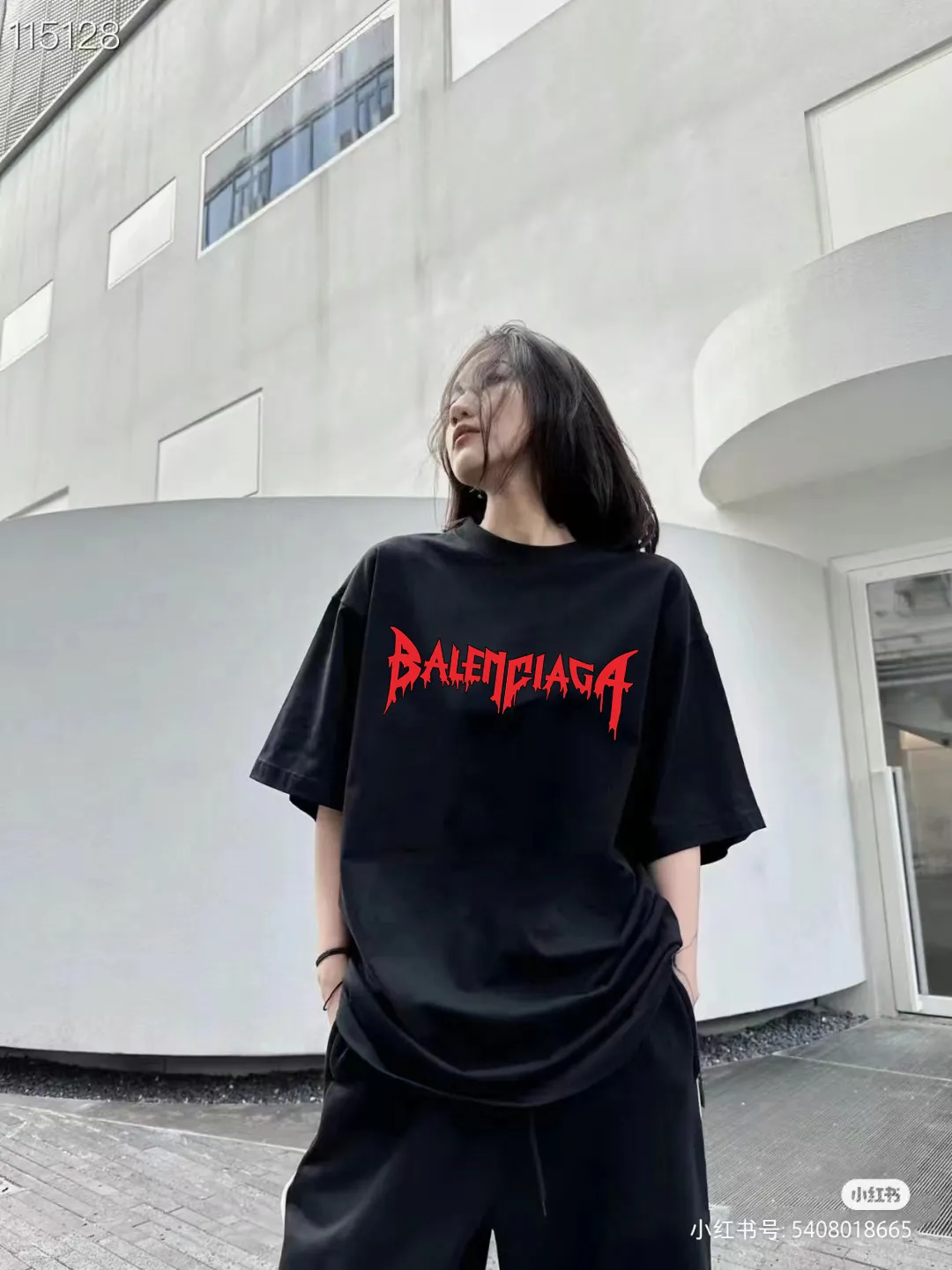 P80✨🔥 BALENCIAGA Paris lettering printed short-sleeved T-shirt. Custom-woven and dyed 300 grams of combed cotton heavyweight fabric. Zero color difference in threads. Perfect details. Different from the current currency version. Welcome to compare. Same Style for men and women. Must-sell in the picture above. Color: White Black Size: 1 2 3 4